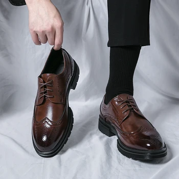 Мужская обувь Оксфорд с толстой подошвой Черные кожаные броги Мужская формальная кожаная обувь Классическая деловая формальная мужская обувь на платформе